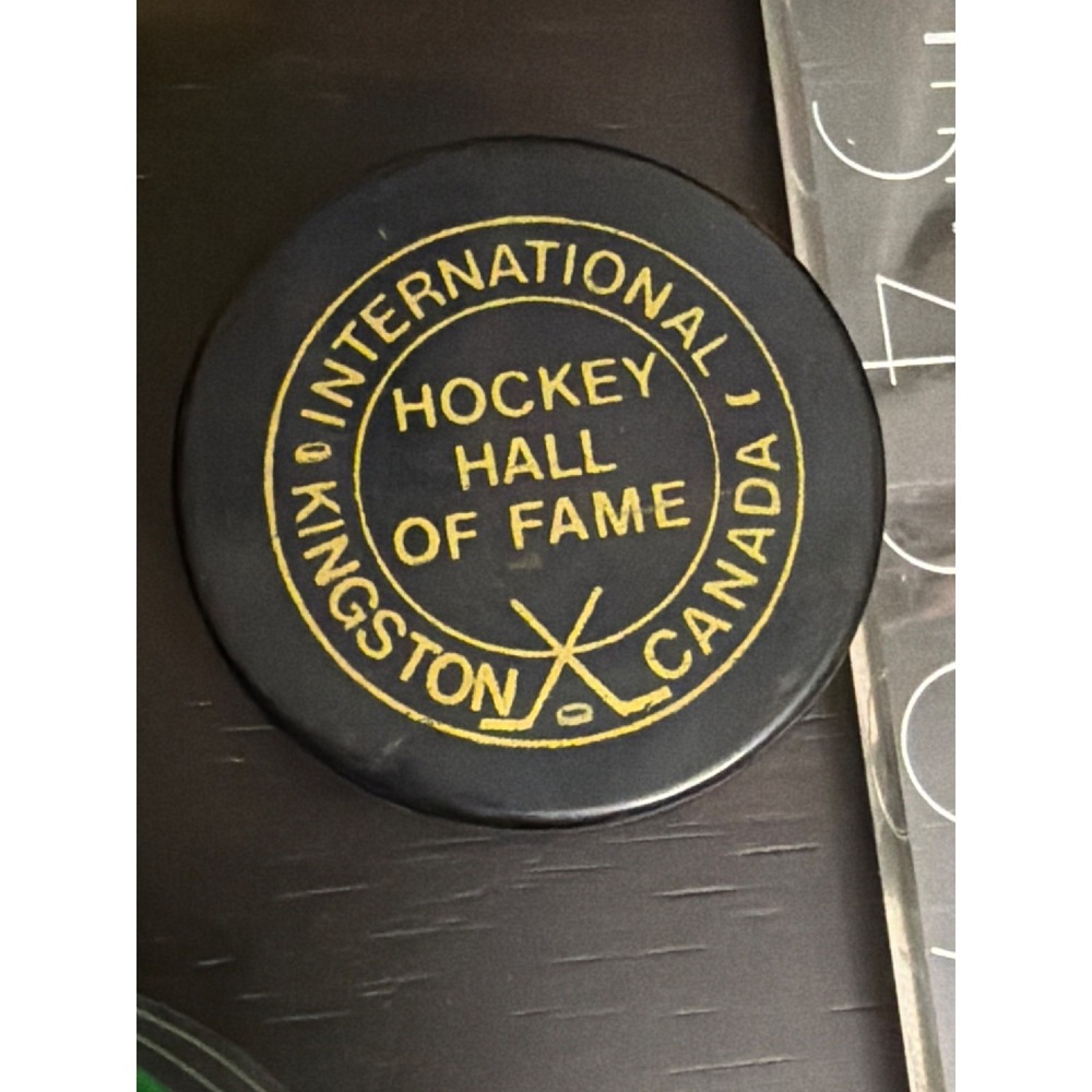 International Hockey Hall Of‎ Fame Kingston Canada Souvenir Puck